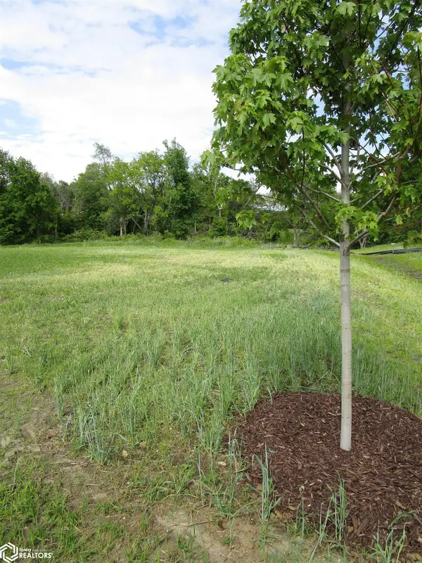 1004 Palisades Court, Iowa Falls, IA 50126