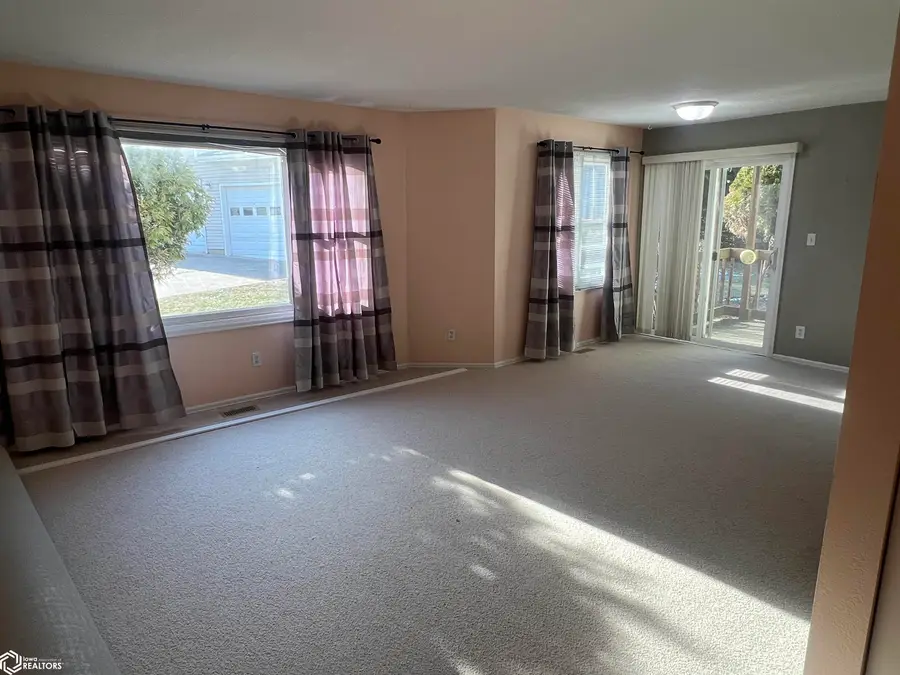 701 E Lowe Avenue #211, Fairfield, IA 52556 - Image #3