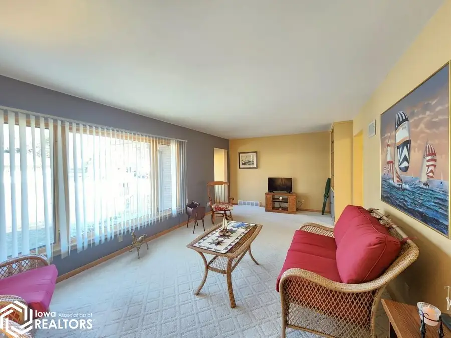 519 17th Street W, Clear Lake, IA 50428 - Image #2