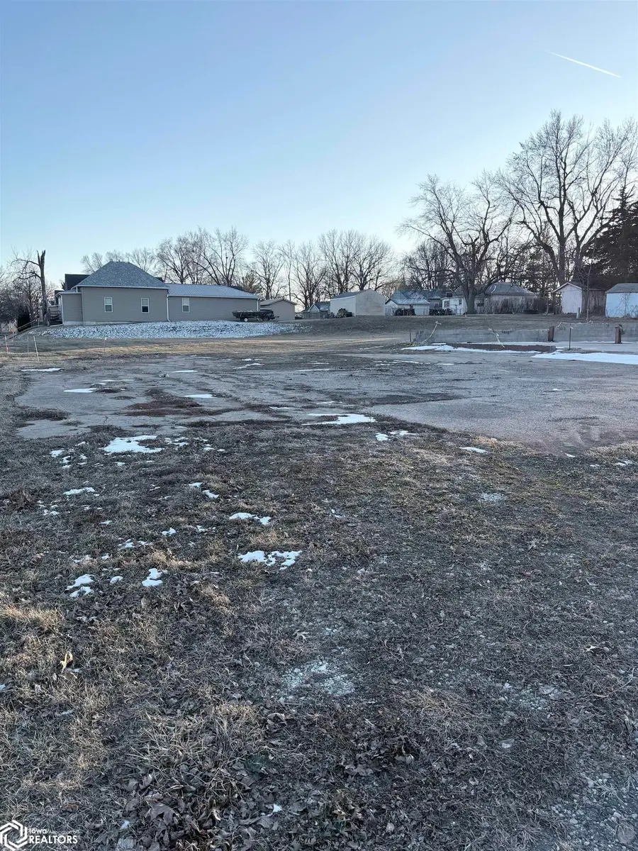 903 S D Street, Oskaloosa, IA 52577 - Image #2