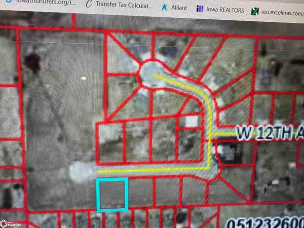 413 W 12th Ave N, Clear Lake, IA 50428