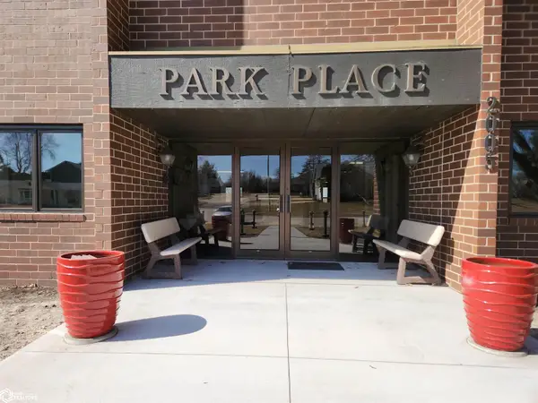 2005 Spring Street #U107, Grinnell, IA 50112