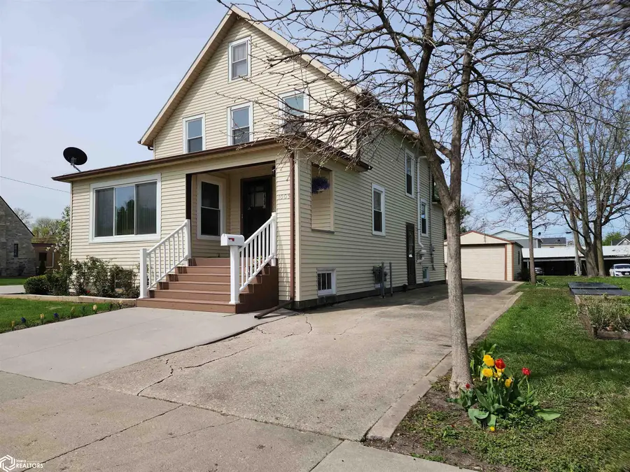 1003 East Street, Grinnell, IA 50112 - Image #2