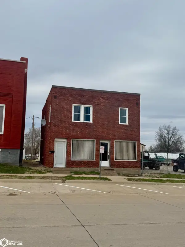 215 E Jefferson Street, Bloomfield, IA 52537