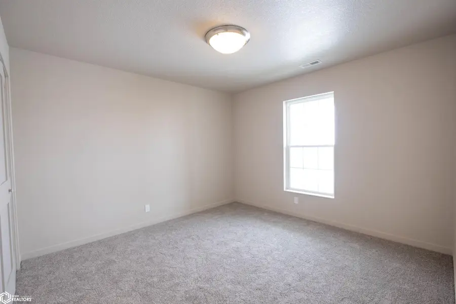 1103 E Southridge Road, Marshalltown, IA 50158 - Image #2