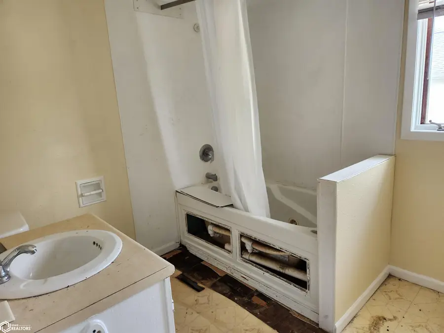 109 E 10th Street, Tama, IA 52339 - Image #3