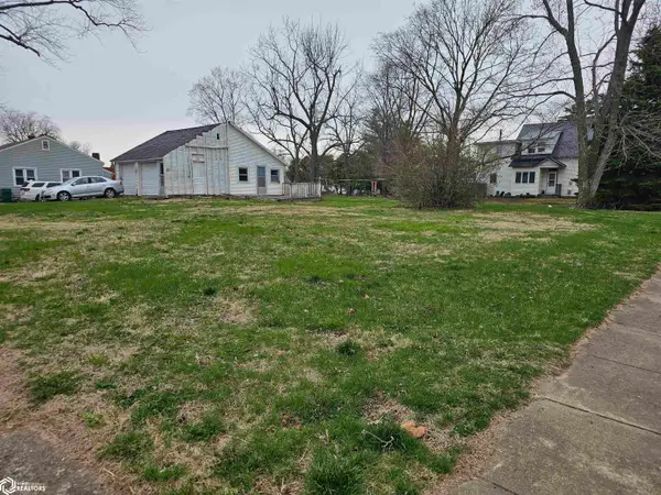 301 N Elm Street, New London, IA 52645