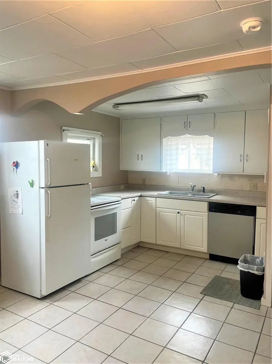 215 3rd Street Ne, Buffalo Center, IA 50424 - Image #3