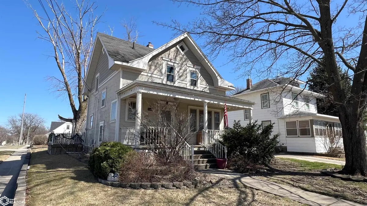 1303 S Delaware Avenue, Mason City, IA 50401 - #1