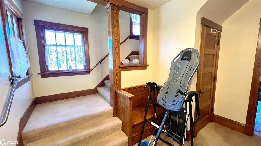 1303 S Delaware Avenue, Mason City, IA 50401 - #3