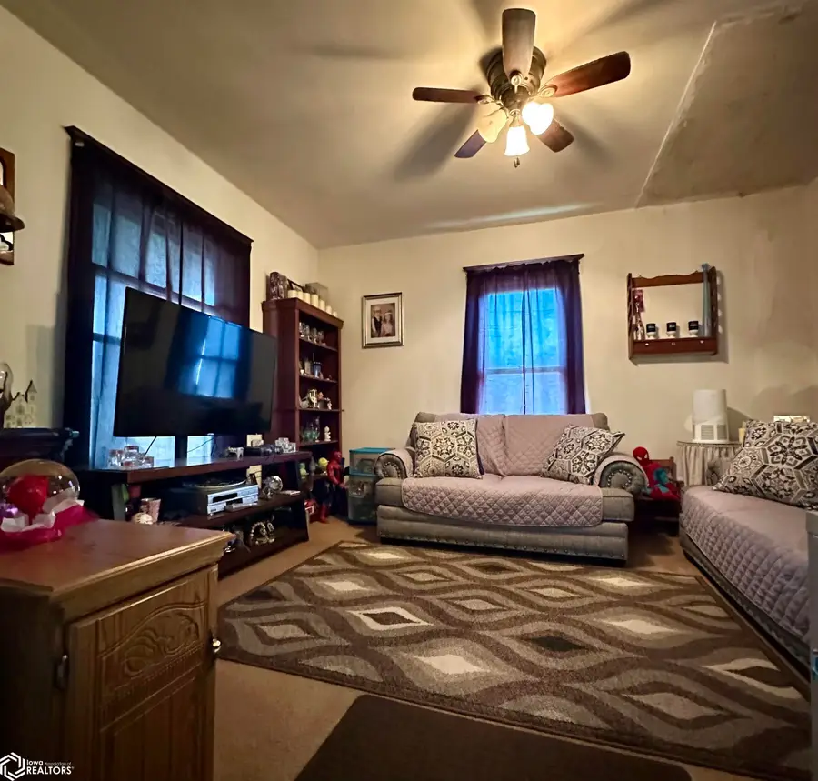 671 Higbee Avenue, Burlington, IA 52601 - Image #3