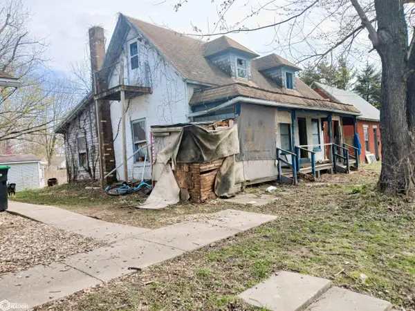 208 Texas Street, Bonaparte, IA 52620