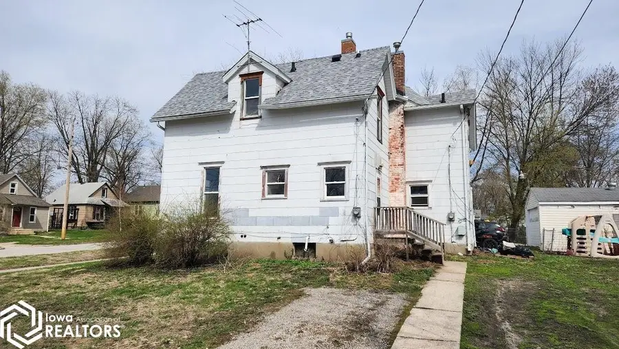 231-233 8th Street SE, Mason City, IA 50401 - Image #2