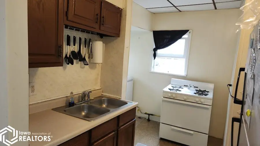 231-233 8th Street SE, Mason City, IA 50401 - Image #3