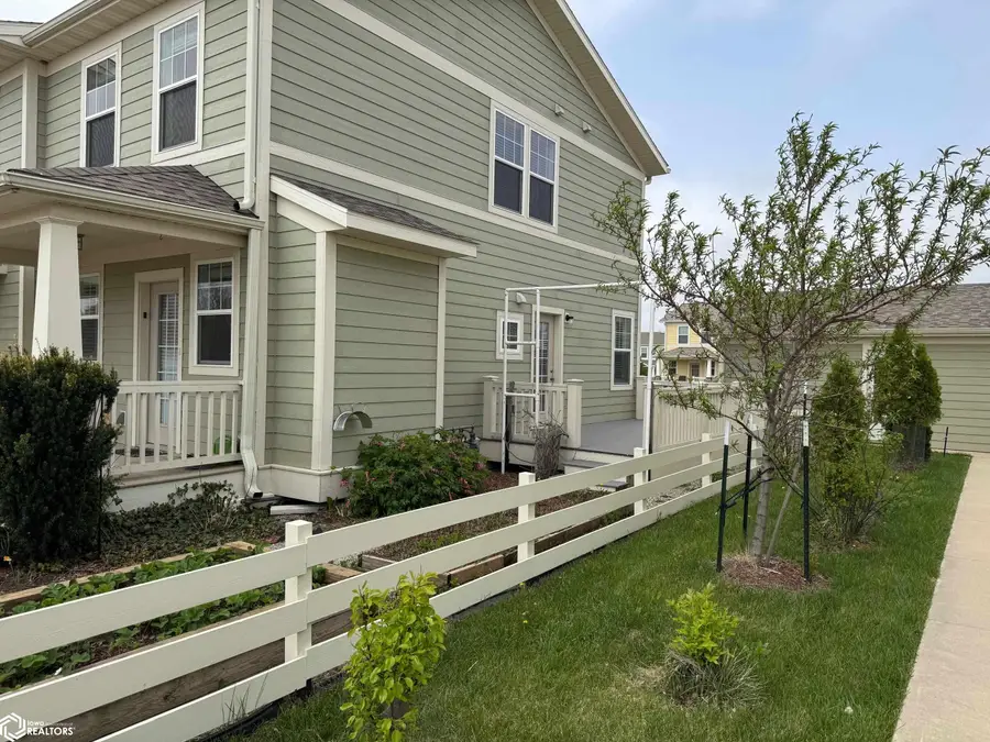 2114 Sapphire Lane, Fairfield, IA 52556 - Image #2