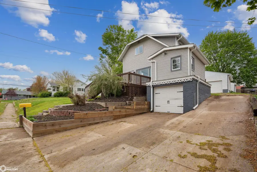 330 E 13th Street N, Newton, IA 50208 - Image #2