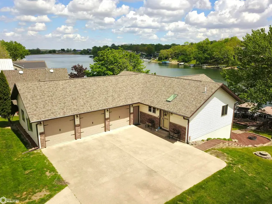 5030 N Lakeshore Drive, Brooklyn, IA 52211 - Image #2