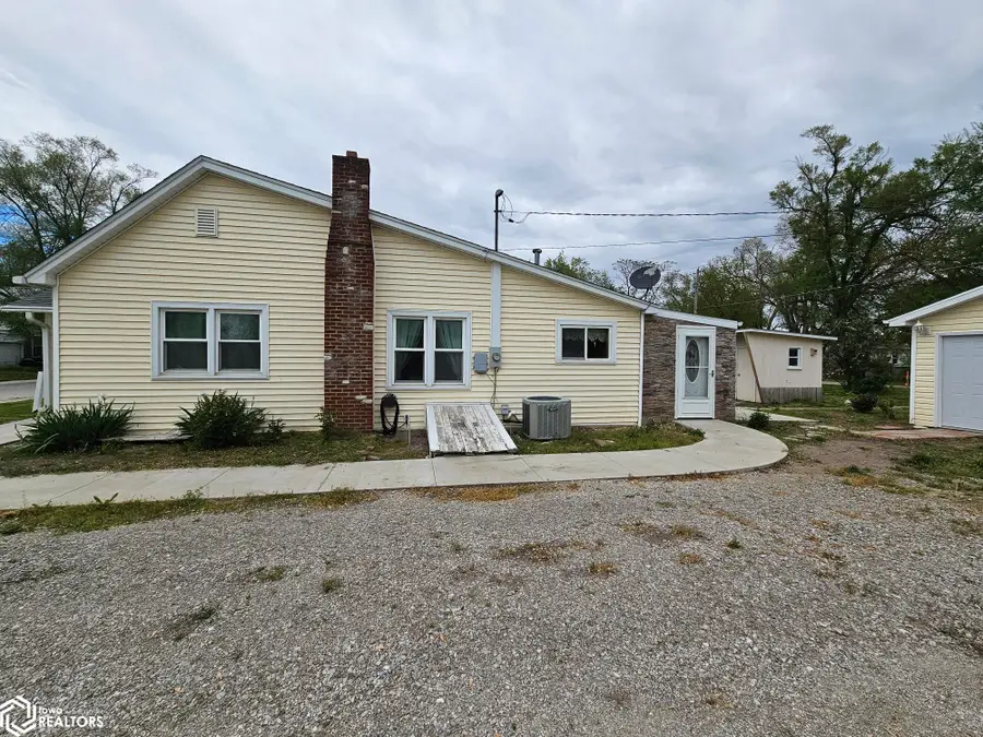 322 S Davis Street, Ottumwa, IA 52501 - Image #3