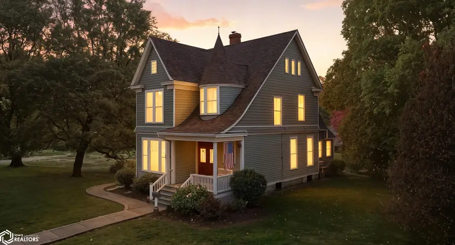 327 S 2nd Street, Wapello, IA 52653 - Image #2