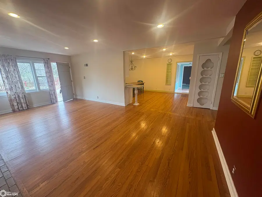 803 S Main Street, Fairfield, IA 52556 - Image #2