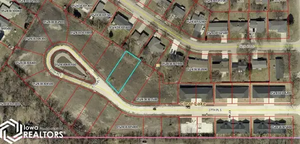 304 27th Pl S, Clear Lake, IA 50428