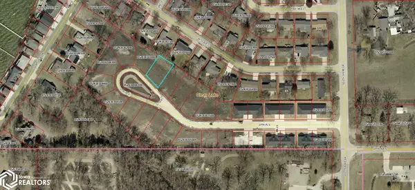 300 27th Pl S, Clear Lake, IA 50428