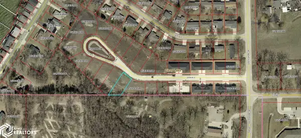 307 27th Pl S, Clear Lake, IA 50428