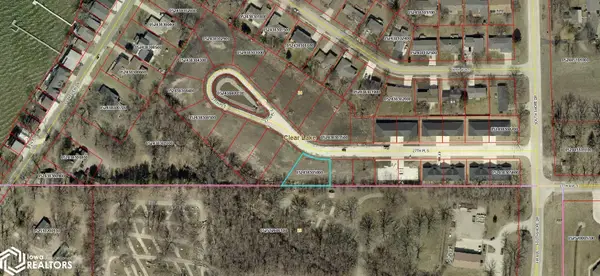 309 27th Pl S, Clear Lake, IA 50428