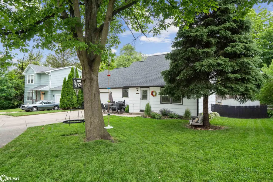 1230 S 9th Avenue E, Newton, IA 50208 - Image #3