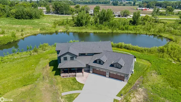 100 Coventry Ct, Clear Lake, IA 50428
