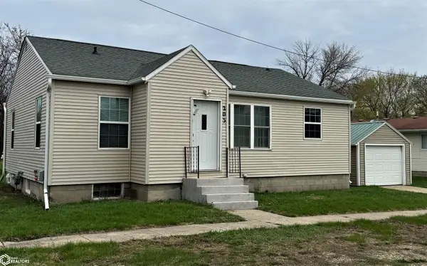 203 1st Avenue W, Swea City, IA 50590