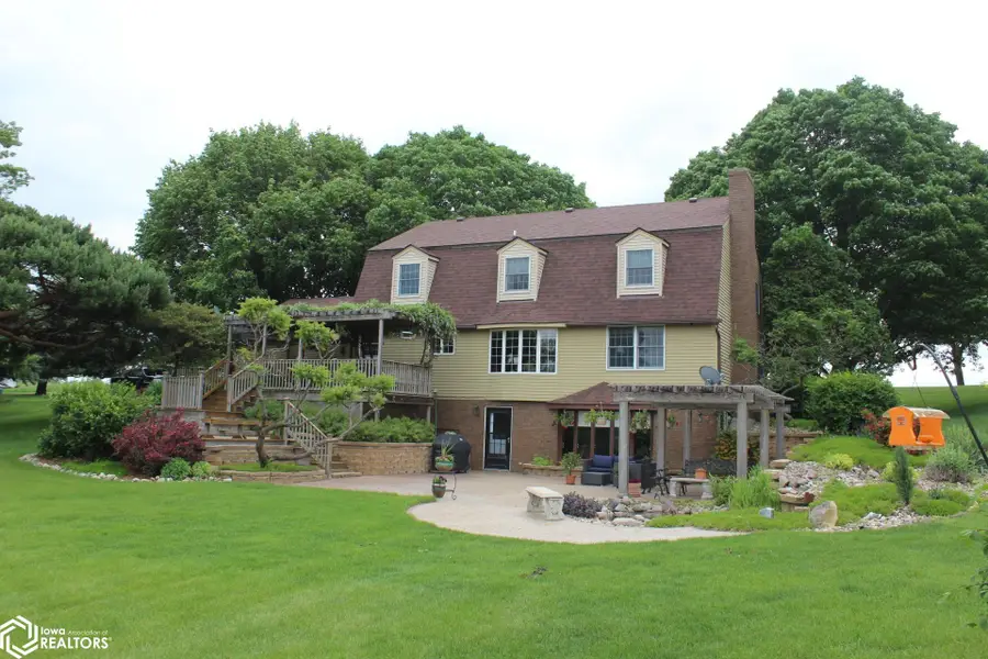 1077 Meadow Lake Drive, Mason City, IA 50401 - #2