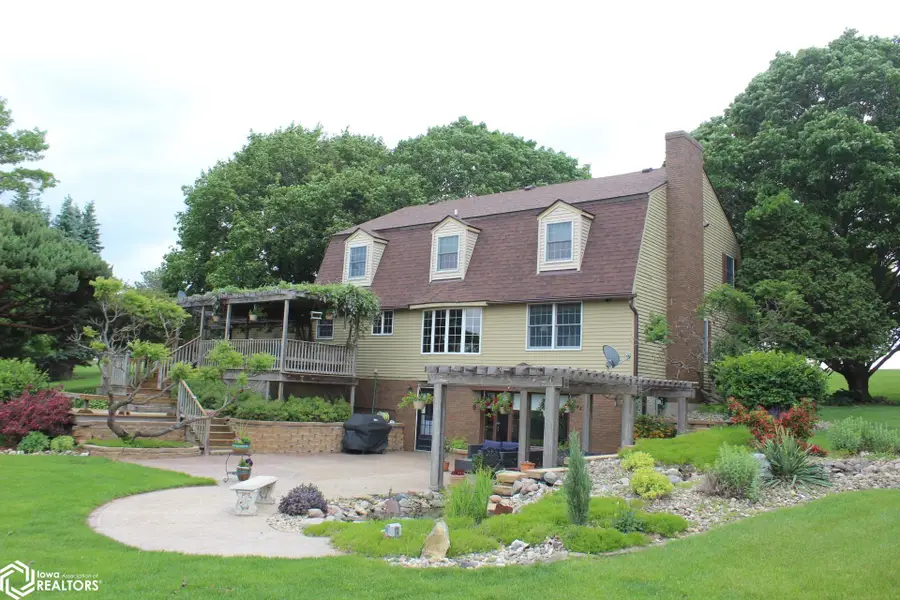 1077 Meadow Lake Drive, Mason City, IA 50401 - #3