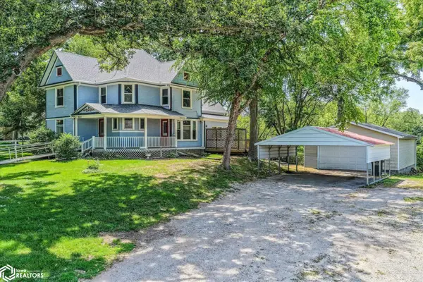 825 Palmer Avenue, Oakland, IA 51560