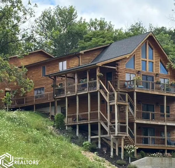 4212 W Lakeshore Drive, Brooklyn, IA 52211