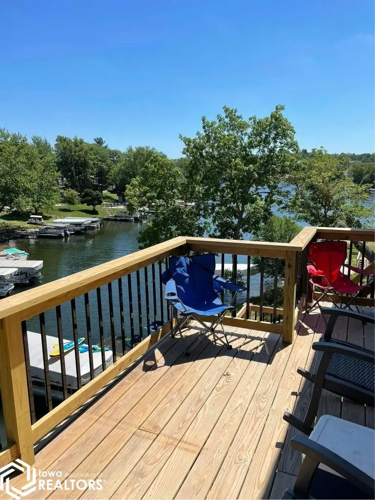 4212 W Lakeshore Drive, Brooklyn, IA 52211 - Image #2