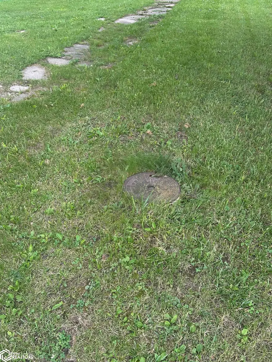 201 E High Street, Davis City, IA 50065 - Image #3