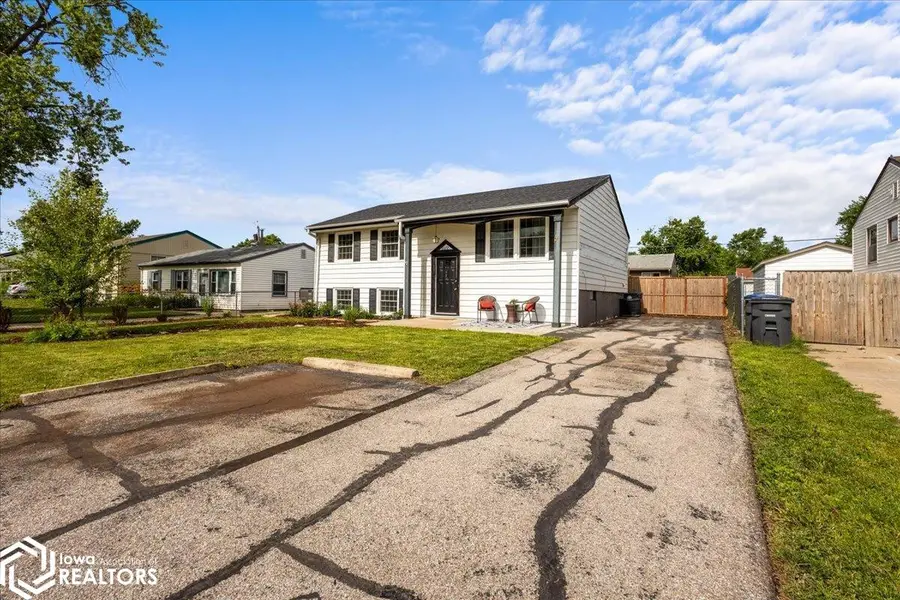 4022 Ramelle Drive, Council Bluffs, IA 51501 - Image #2