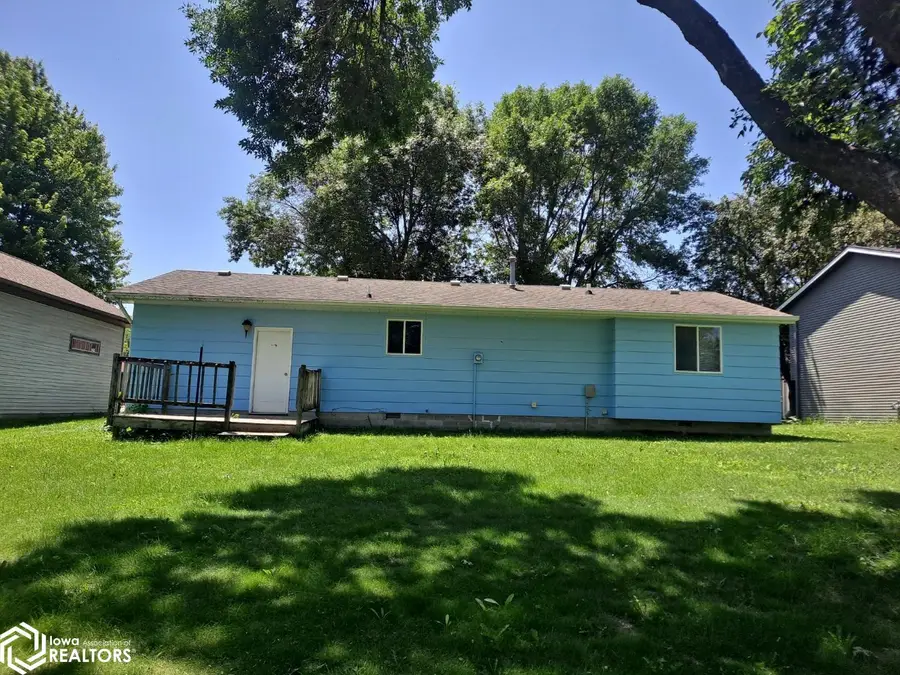 816 W 12th Ave N, Clear Lake, IA 50428 - Image #2