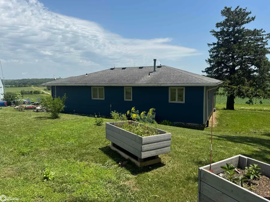 1170 310th Street, Clinton, IA 50854 - Image #3