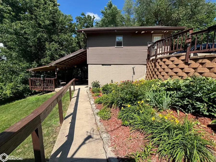 6110 N Lakeshore Drive, Brooklyn, IA 52211 - Image #2