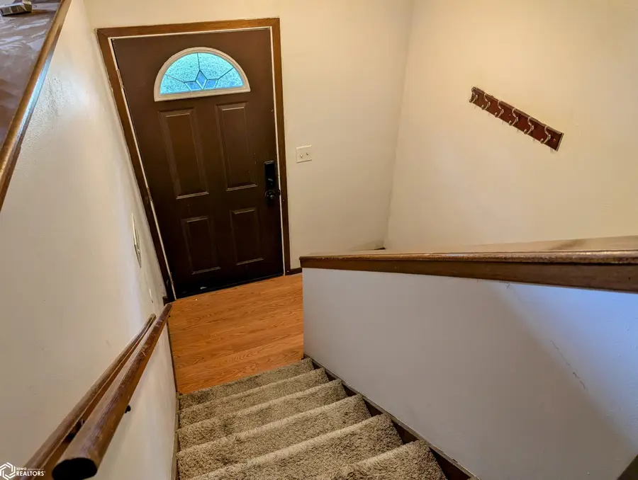 802 N Bergdahl Circle, Mount Pleasant, IA 52641 - Image #2