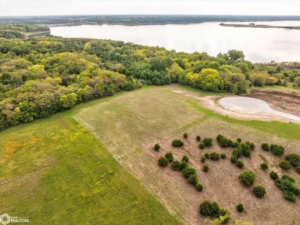 398 Lake Drive, Melrose, IA 52569