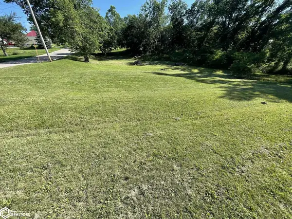 536 N 3rd Street, Centerville, IA 52544