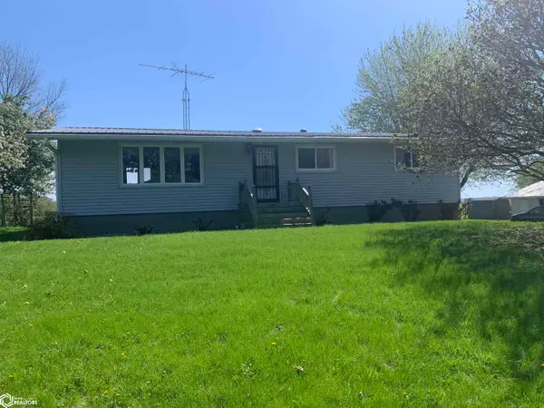 2143 Meekers Landing Road, Oakville, IA 52646