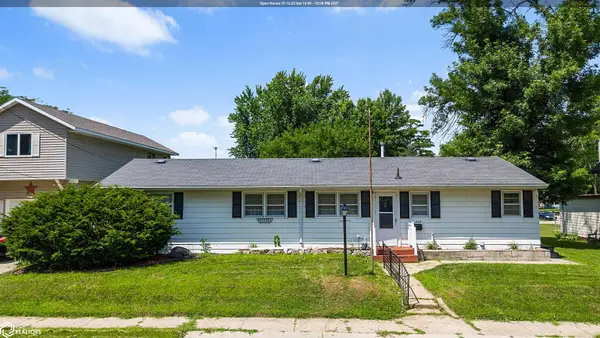 1104 3rd Ave S, Clear Lake, IA 50428