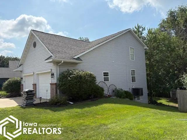 1521 Lone Oak Circle, Fairfield, IA 52556 - Image #2