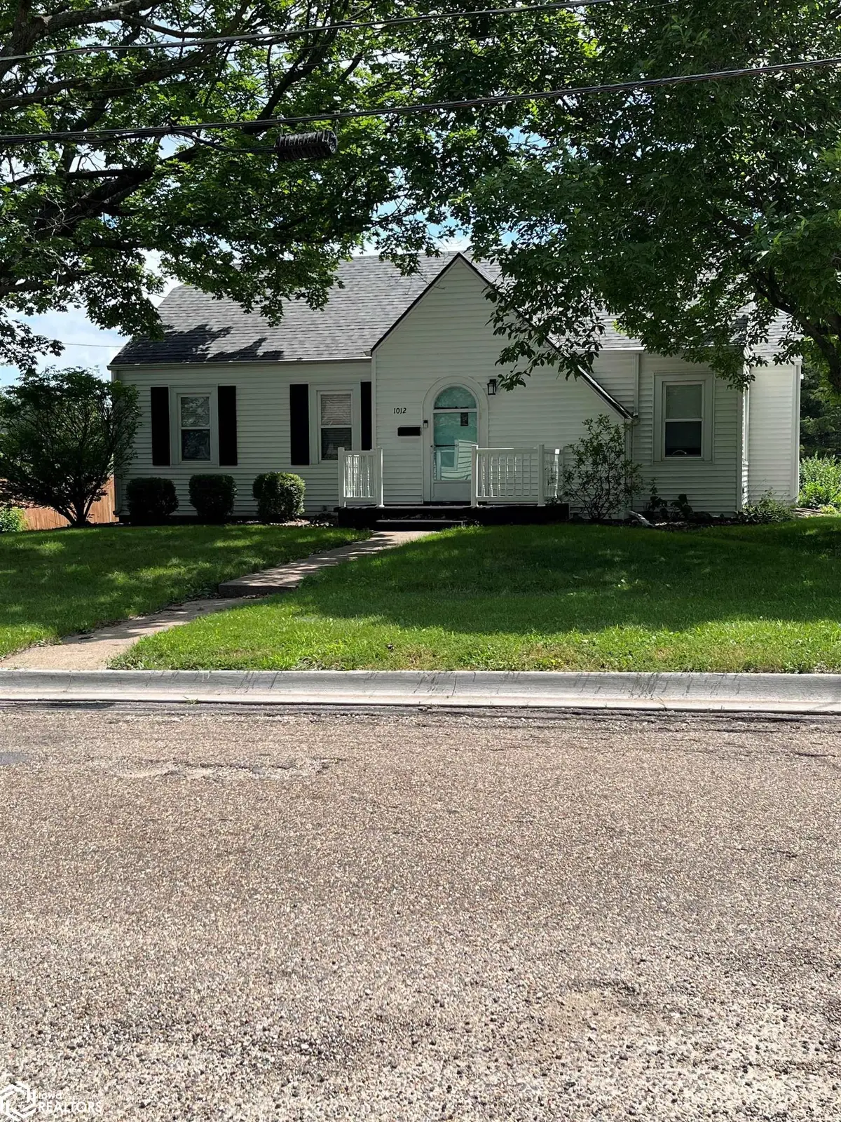 1012 5th Avenue E, Oskaloosa, IA 52577 - Image #1