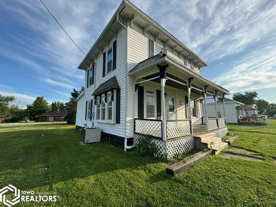 108 Race Street, Cincinnati, IA 52549 - Image #2