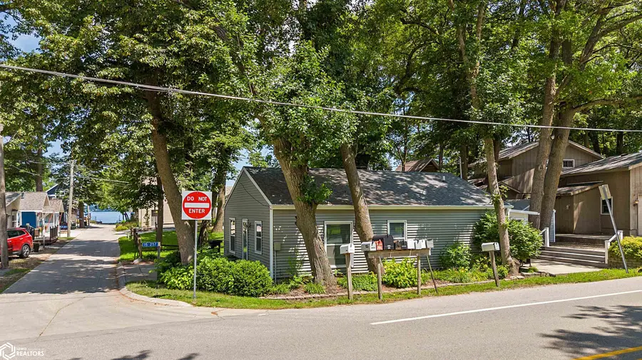 15257 Pascal Street, Clear Lake, IA 50428 - Image #2